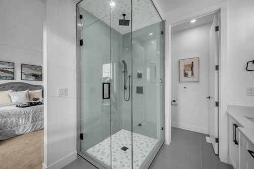 3404 2 Street Nw, Calgary, AB - Indoor Photo Showing Bathroom