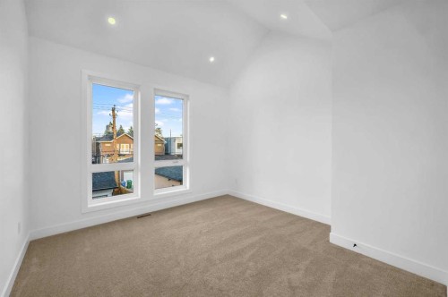 3404 2 Street Nw, Calgary, AB - Indoor Photo Showing Other Room