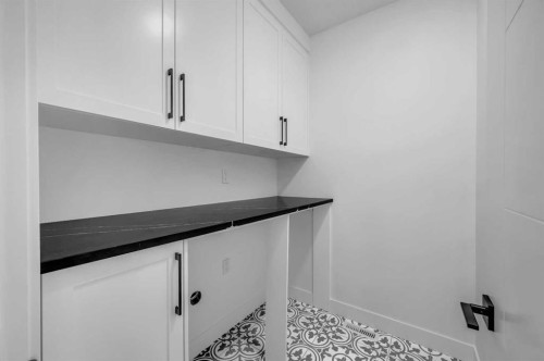 3404 2 Street Nw, Calgary, AB - Indoor Photo Showing Other Room