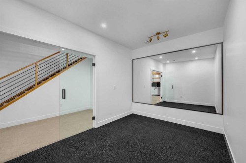 3404 2 Street Nw, Calgary, AB - Indoor Photo Showing Other Room