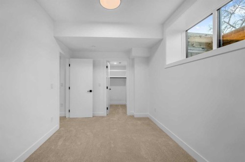 3404 2 Street Nw, Calgary, AB - Indoor Photo Showing Other Room