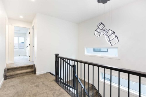 4628 15 Avenue Nw, Calgary, AB - Indoor Photo Showing Other Room