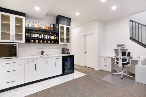 4628 15 Avenue Nw, Calgary, AB - Indoor Photo Showing Office