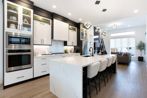 4628 15 Avenue Nw, Calgary, AB - Indoor Photo Showing Kitchen With Upgraded Kitchen