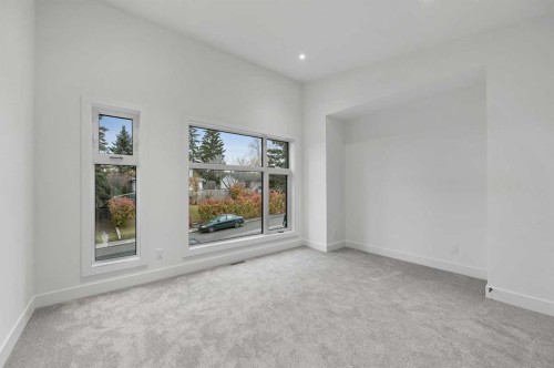 7722 47 Avenue Nw, Calgary, AB - Indoor Photo Showing Other Room