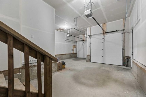 7722 47 Avenue Nw, Calgary, AB - Indoor Photo Showing Garage