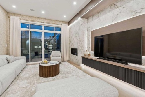 1330 8 Avenue Se, Calgary, AB - Indoor