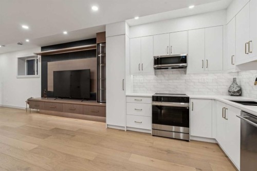 1330 8 Avenue Se, Calgary, AB - Indoor Photo Showing Kitchen With Upgraded Kitchen