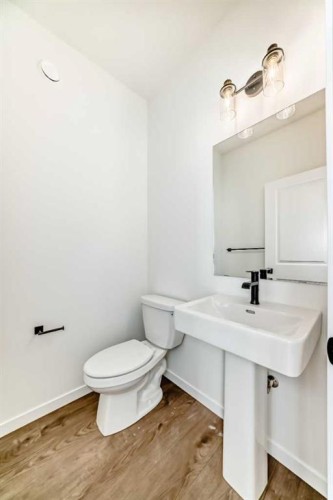 40 Southborough Common, Cochrane, AB - Indoor Photo Showing Bathroom