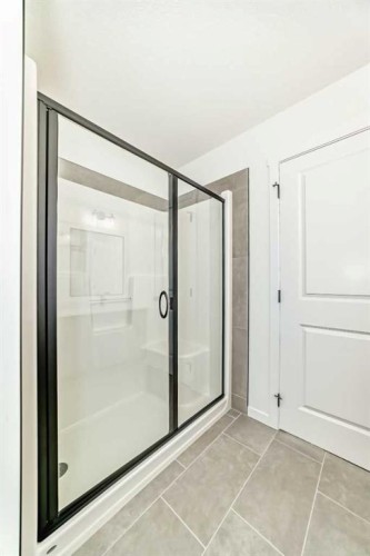 40 Southborough Common, Cochrane, AB - Indoor Photo Showing Bathroom