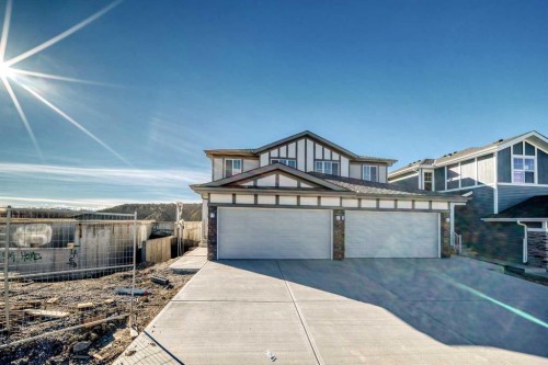 40 Southborough Common, Cochrane, AB - Outdoor