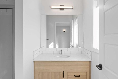 994 Chinook Winds Meadow Sw, Airdrie, AB - Indoor Photo Showing Bathroom