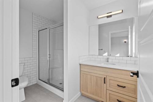 994 Chinook Winds Meadow Sw, Airdrie, AB - Indoor Photo Showing Bathroom