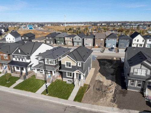 994 Chinook Winds Meadow Sw, Airdrie, AB - Outdoor With Facade