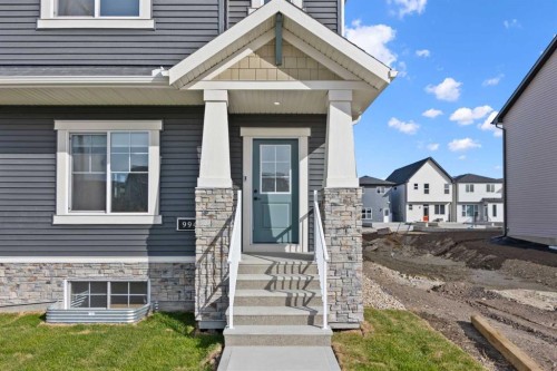 994 Chinook Winds Meadow Sw, Airdrie, AB - Outdoor With Facade