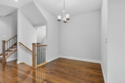 513 31 Street Nw, Calgary, AB - Indoor Photo Showing Other Room