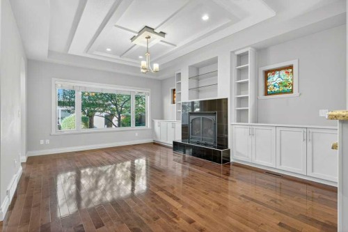 513 31 Street Nw, Calgary, AB - Indoor With Fireplace