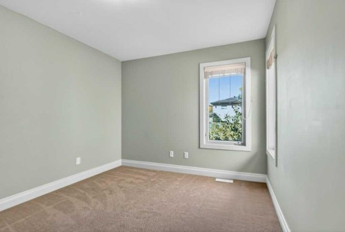 513 31 Street Nw, Calgary, AB - Indoor Photo Showing Other Room