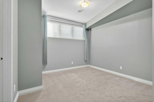 513 31 Street Nw, Calgary, AB - Indoor Photo Showing Other Room
