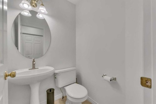 338 Panamount Drive Nw, Calgary, AB - Indoor Photo Showing Bathroom