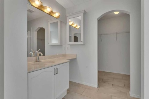 338 Panamount Drive Nw, Calgary, AB - Indoor Photo Showing Bathroom