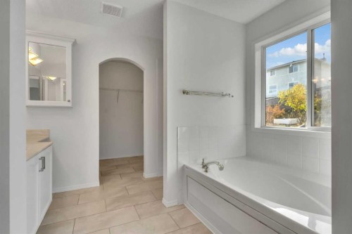338 Panamount Drive Nw, Calgary, AB - Indoor Photo Showing Bathroom