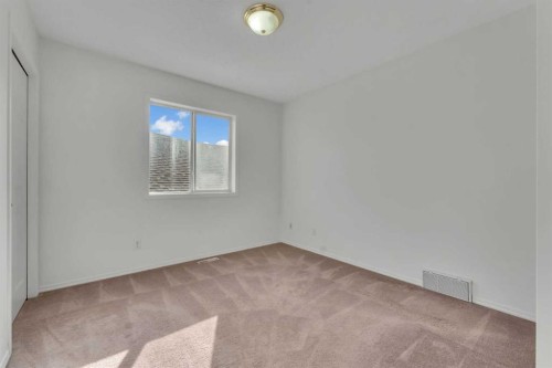 338 Panamount Drive Nw, Calgary, AB - Indoor Photo Showing Other Room