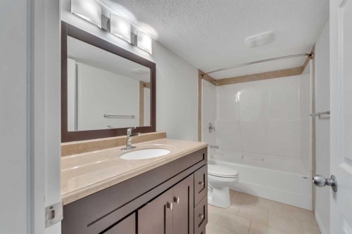 338 Panamount Drive Nw, Calgary, AB - Indoor Photo Showing Bathroom