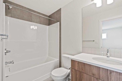 10 Herron Common Ne, Calgary, AB - Indoor Photo Showing Bathroom