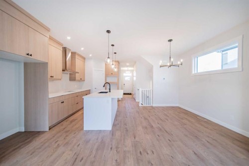 22 Herron Common Ne, Calgary, AB - Indoor Photo Showing Kitchen