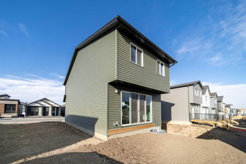 22 Herron Common Ne, Calgary, AB - Outdoor