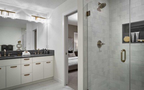 240 Creekstone Circle Sw, Calgary, AB - Indoor Photo Showing Bathroom
