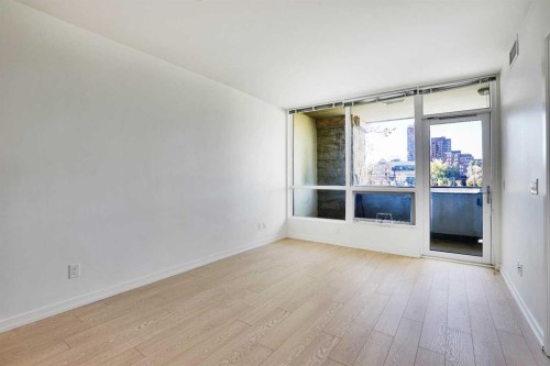 205-128 2 Street Sw, Calgary, AB - Indoor Photo Showing Other Room