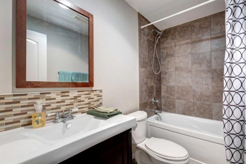 267 Silverado Plains Close Sw, Calgary, AB - Indoor Photo Showing Bathroom
