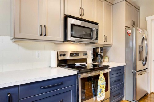 267 Silverado Plains Close Sw, Calgary, AB - Indoor Photo Showing Kitchen