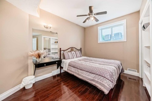 29 Simcoe Gate Sw, Calgary, AB - Indoor Photo Showing Bedroom