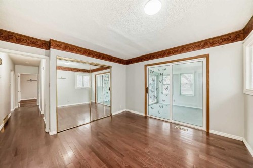 1403 19 Street Ne, Calgary, AB - Indoor Photo Showing Other Room