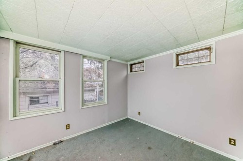 1403 19 Street Ne, Calgary, AB - Indoor Photo Showing Other Room