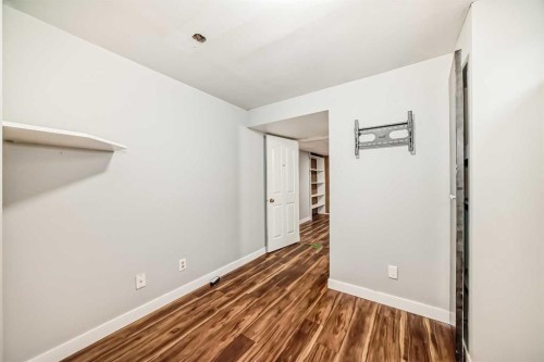 1403 19 Street Ne, Calgary, AB - Indoor Photo Showing Other Room