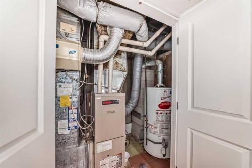 1403 19 Street Ne, Calgary, AB - Indoor Photo Showing Basement