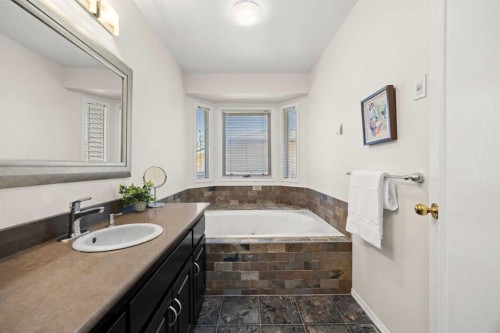 34 Sunhaven Link Se, Calgary, AB - Indoor Photo Showing Bathroom