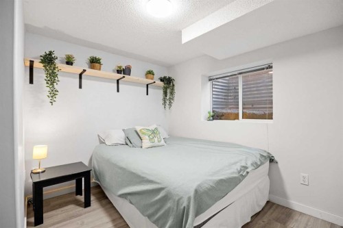 34 Sunhaven Link Se, Calgary, AB - Indoor Photo Showing Bedroom