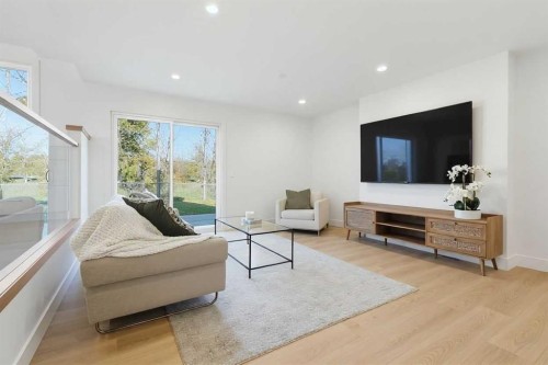 1016 Mapleglade Drive Se, Calgary, AB - Indoor Photo Showing Living Room