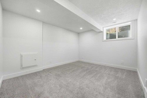1016 Mapleglade Drive Se, Calgary, AB - Indoor Photo Showing Other Room
