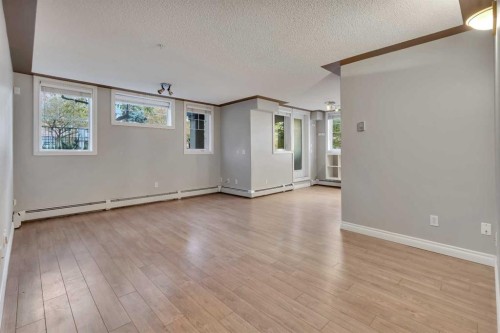106-2411 Erlton Road Sw, Calgary, AB - Indoor Photo Showing Other Room