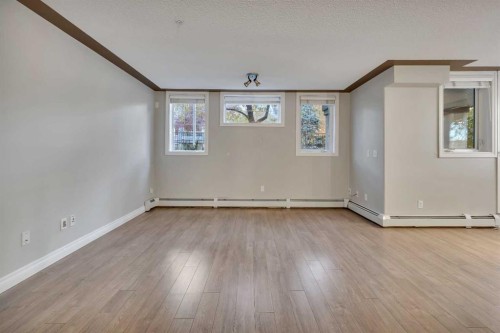 106-2411 Erlton Road Sw, Calgary, AB - Indoor Photo Showing Other Room