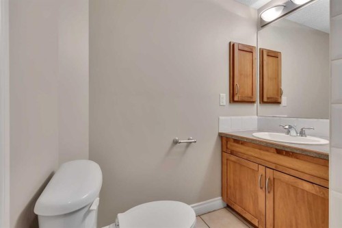 106-2411 Erlton Road Sw, Calgary, AB - Indoor Photo Showing Bathroom