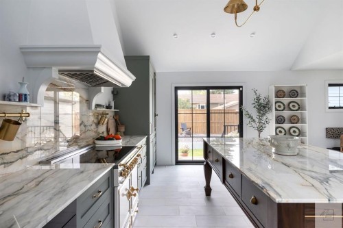 1011 Lake Wapta Way Se, Calgary, AB - Indoor Photo Showing Kitchen With Upgraded Kitchen