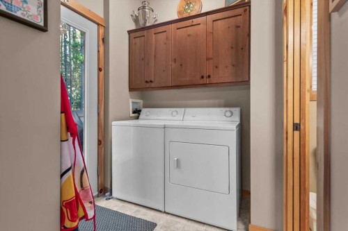 1073 Wilson Way, Canmore, AB - Indoor Photo Showing Laundry Room