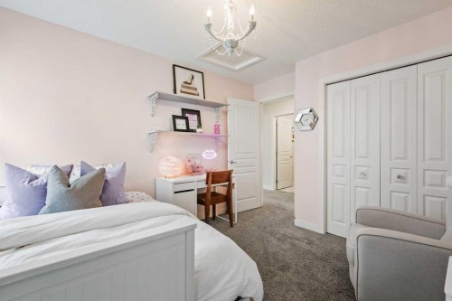 160 Chaparral Valley View Se, Calgary, AB - Indoor Photo Showing Bedroom